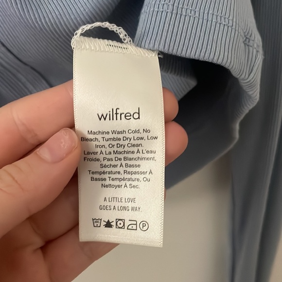 Wilfred turtle neck with stitching details. - Picture 4 of 5